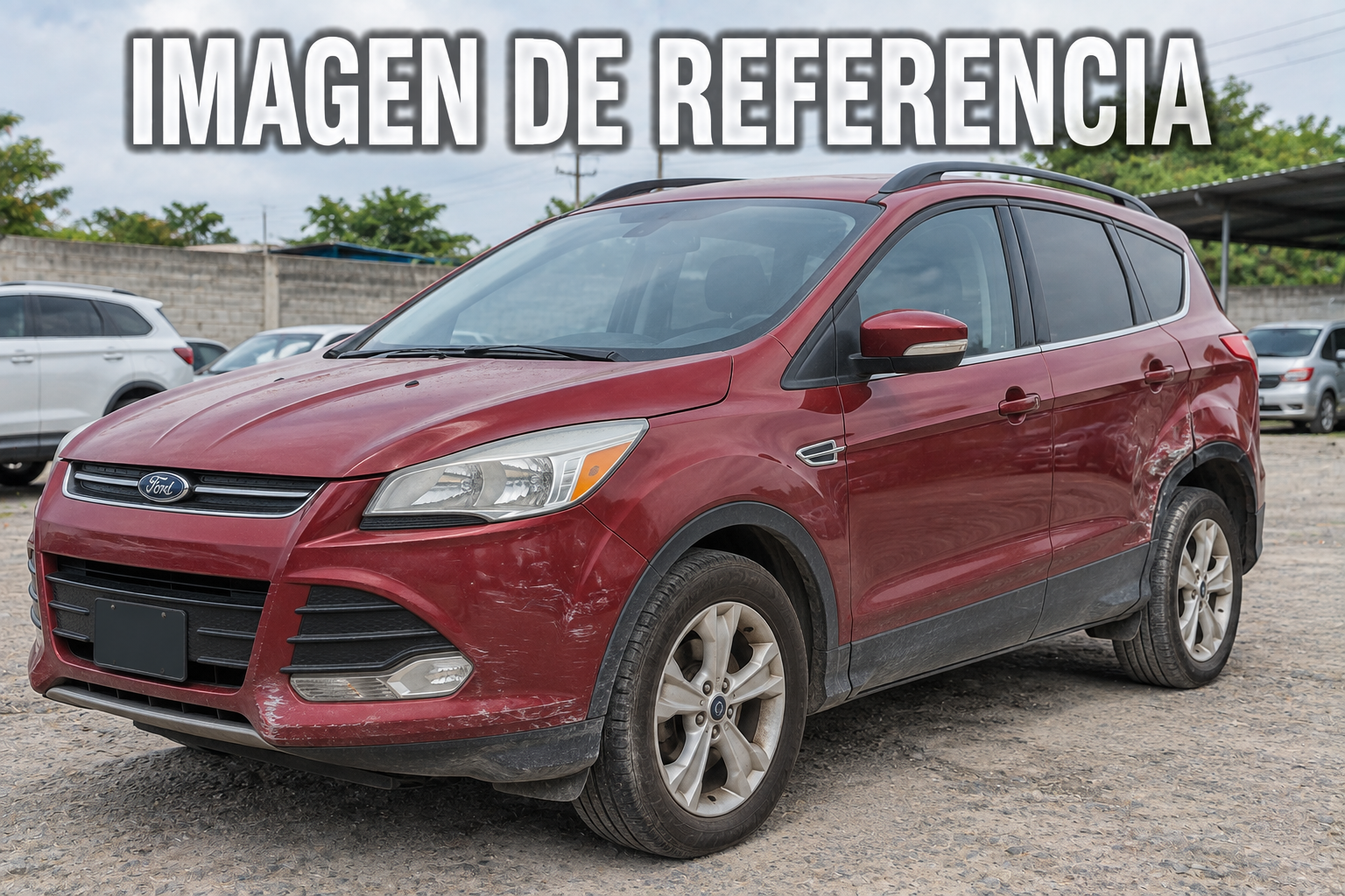 Imagen de referencia de Ford Escape rojo usado con daños visibles. Código80859.